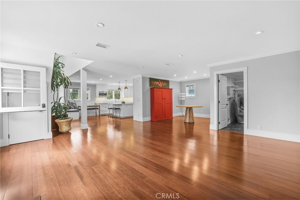 2520 Cliff Drive