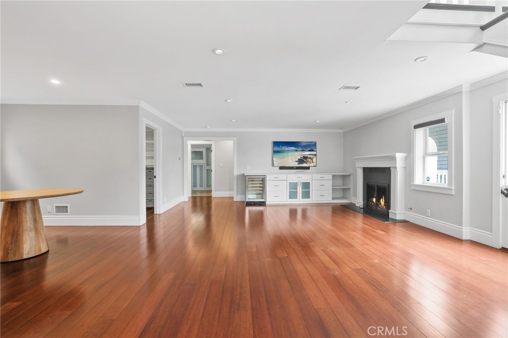 2520 Cliff Drive
