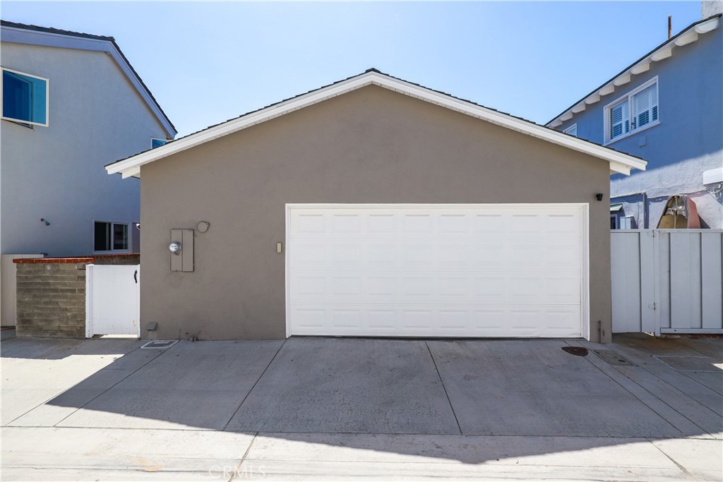 2004 E Ocean Boulevard