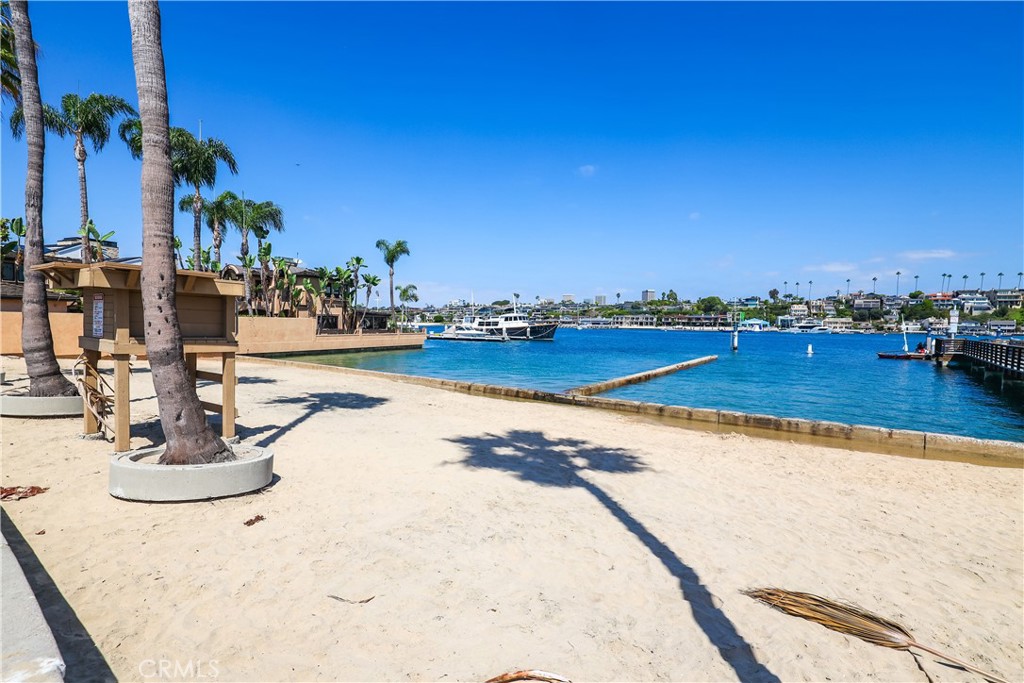 2004 E Ocean Boulevard
