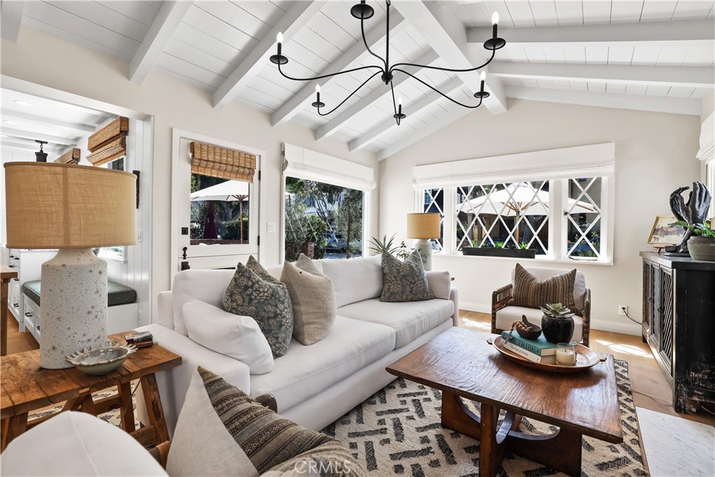 2004 E Ocean Boulevard