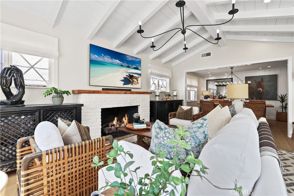 2004 E Ocean Boulevard