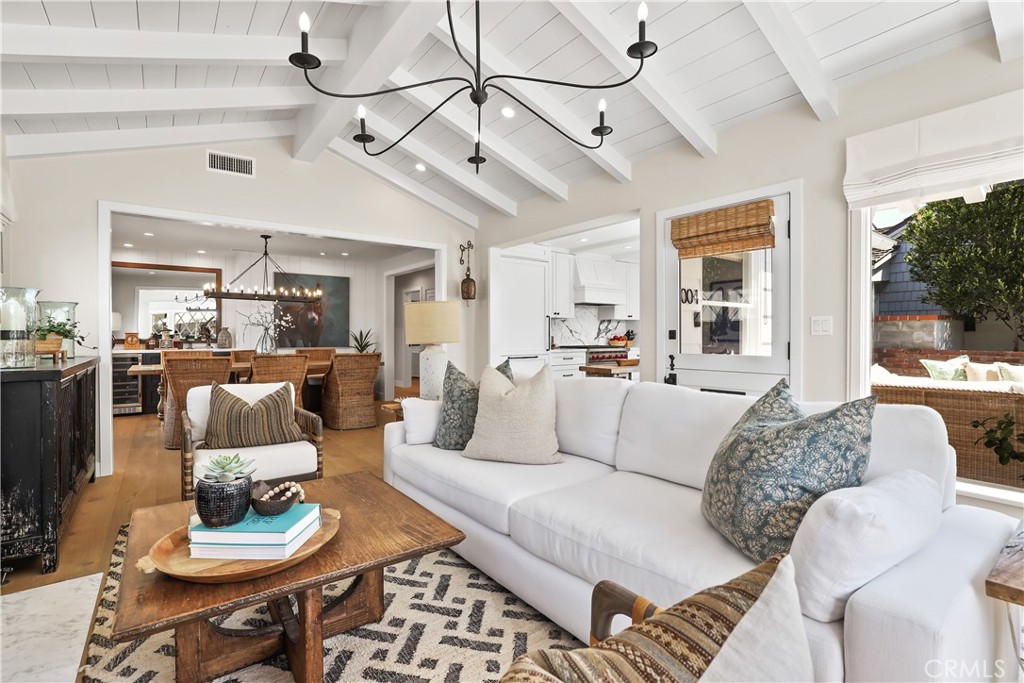 2004 E Ocean Boulevard