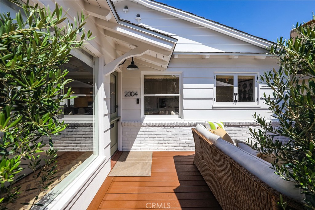 2004 E Ocean Boulevard