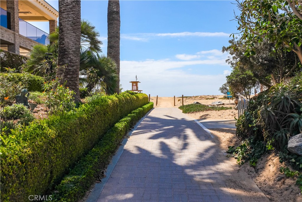 2004 E Ocean Boulevard