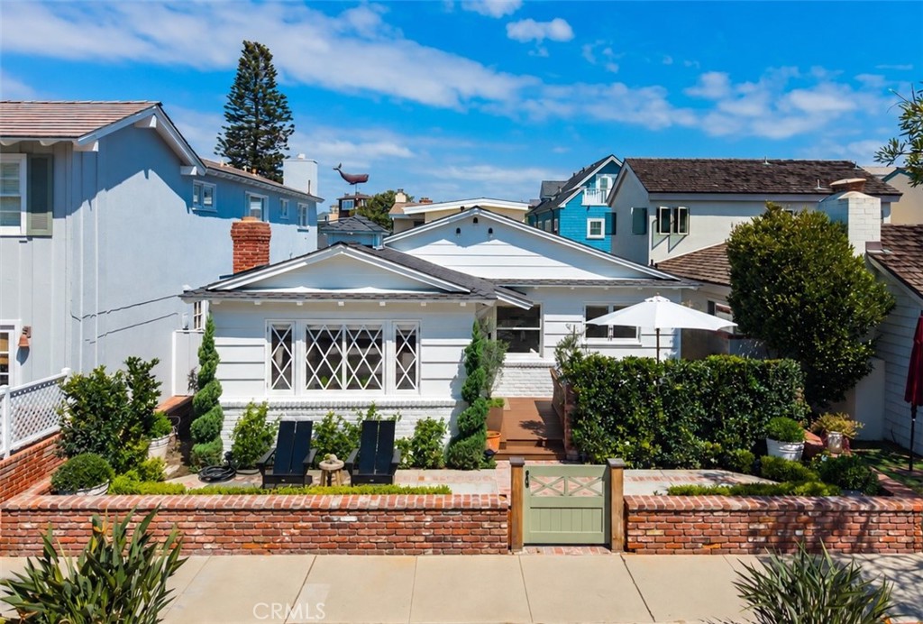 2004 E Ocean Boulevard