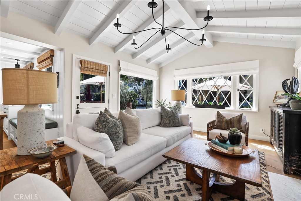 2004 E Ocean Boulevard