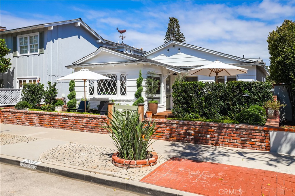 2004 E Ocean Boulevard