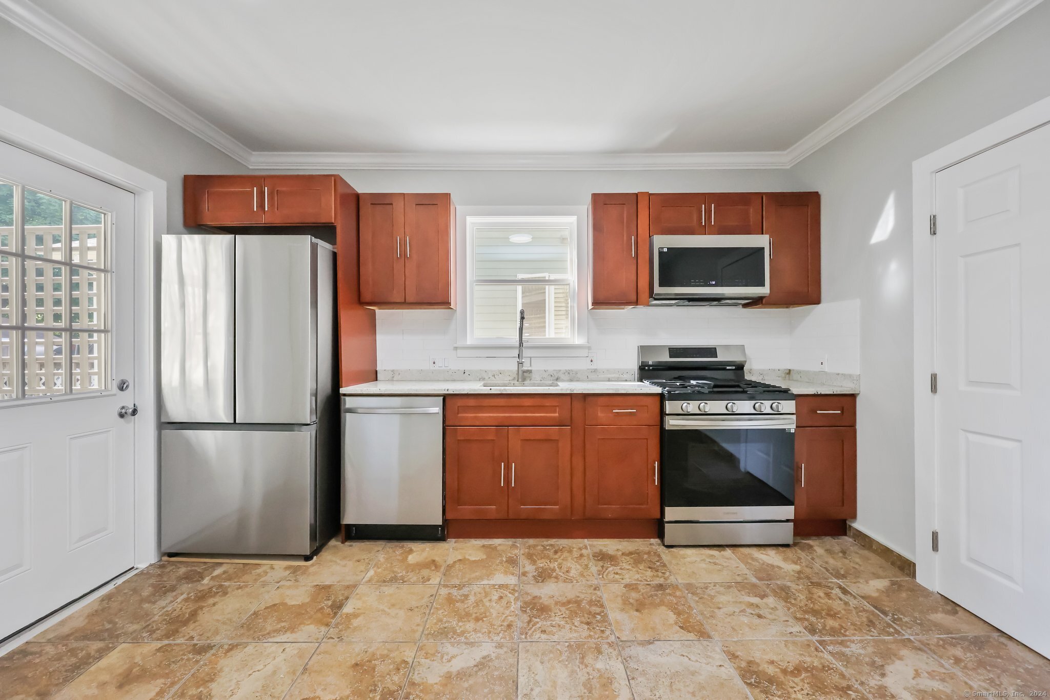 37 Quintard Avenue 1