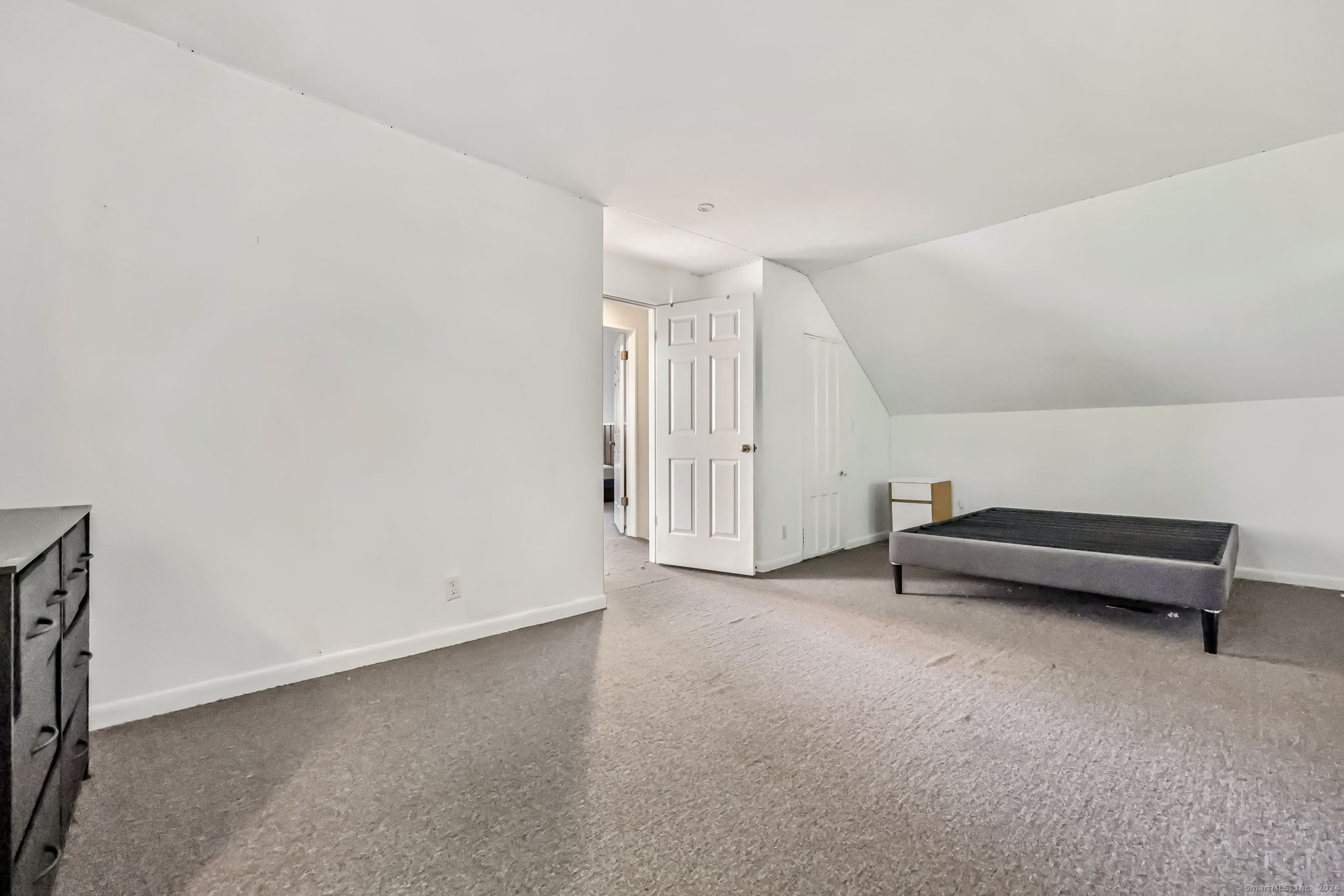 3944 Madison Avenue