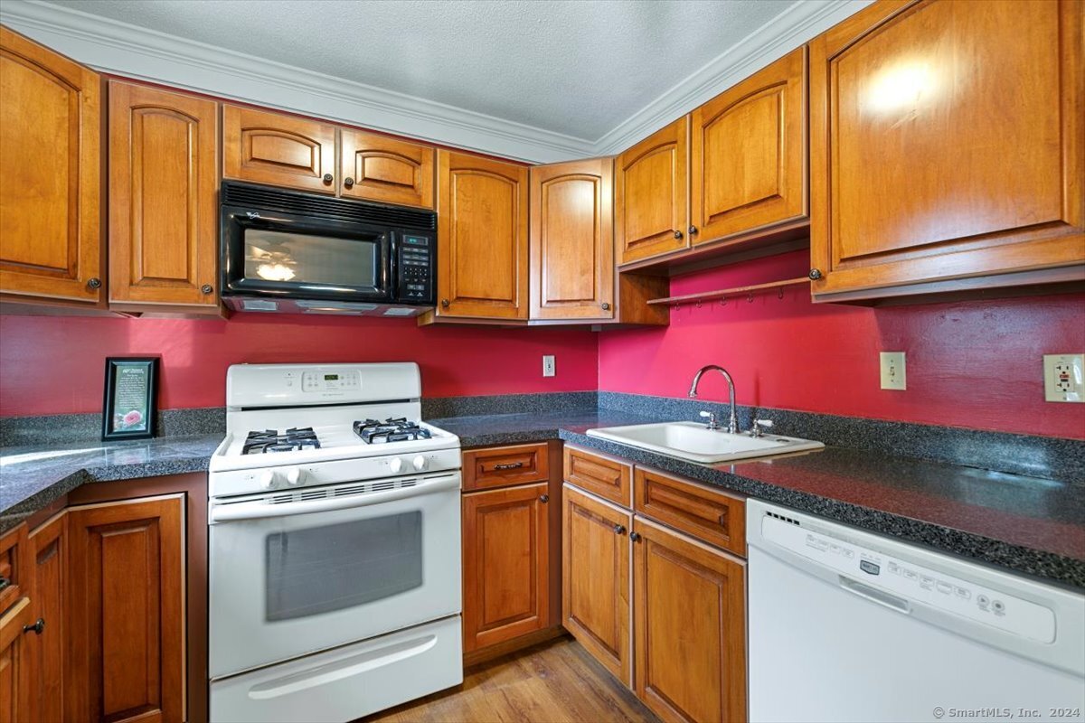204 New Haven Avenue 2D