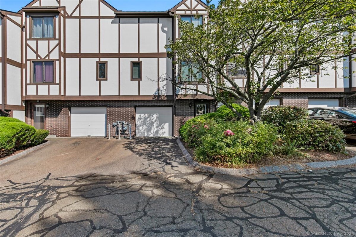 204 New Haven Avenue 2D