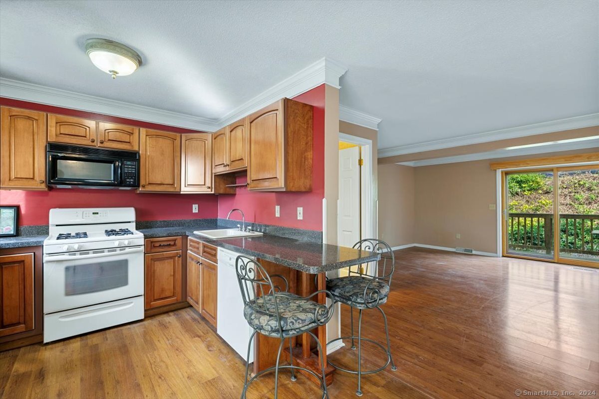 204 New Haven Avenue 2D