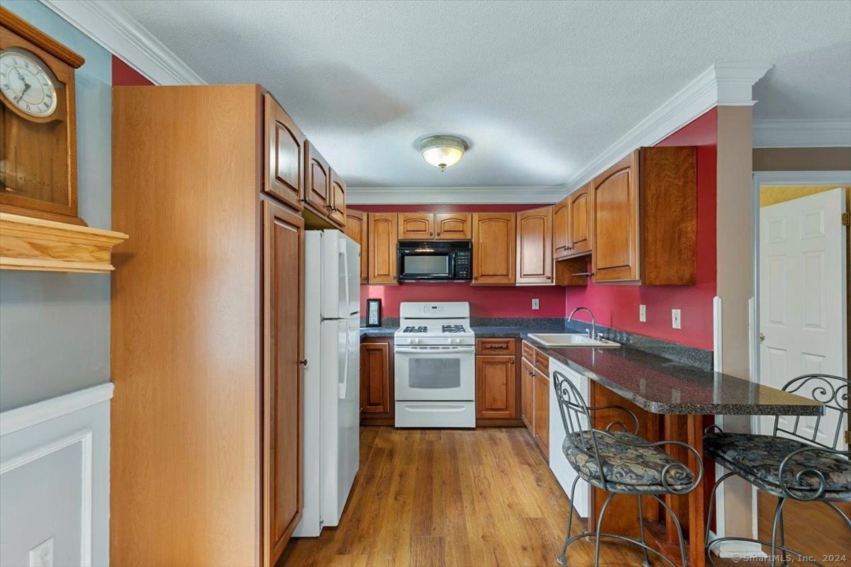 204 New Haven Avenue 2D
