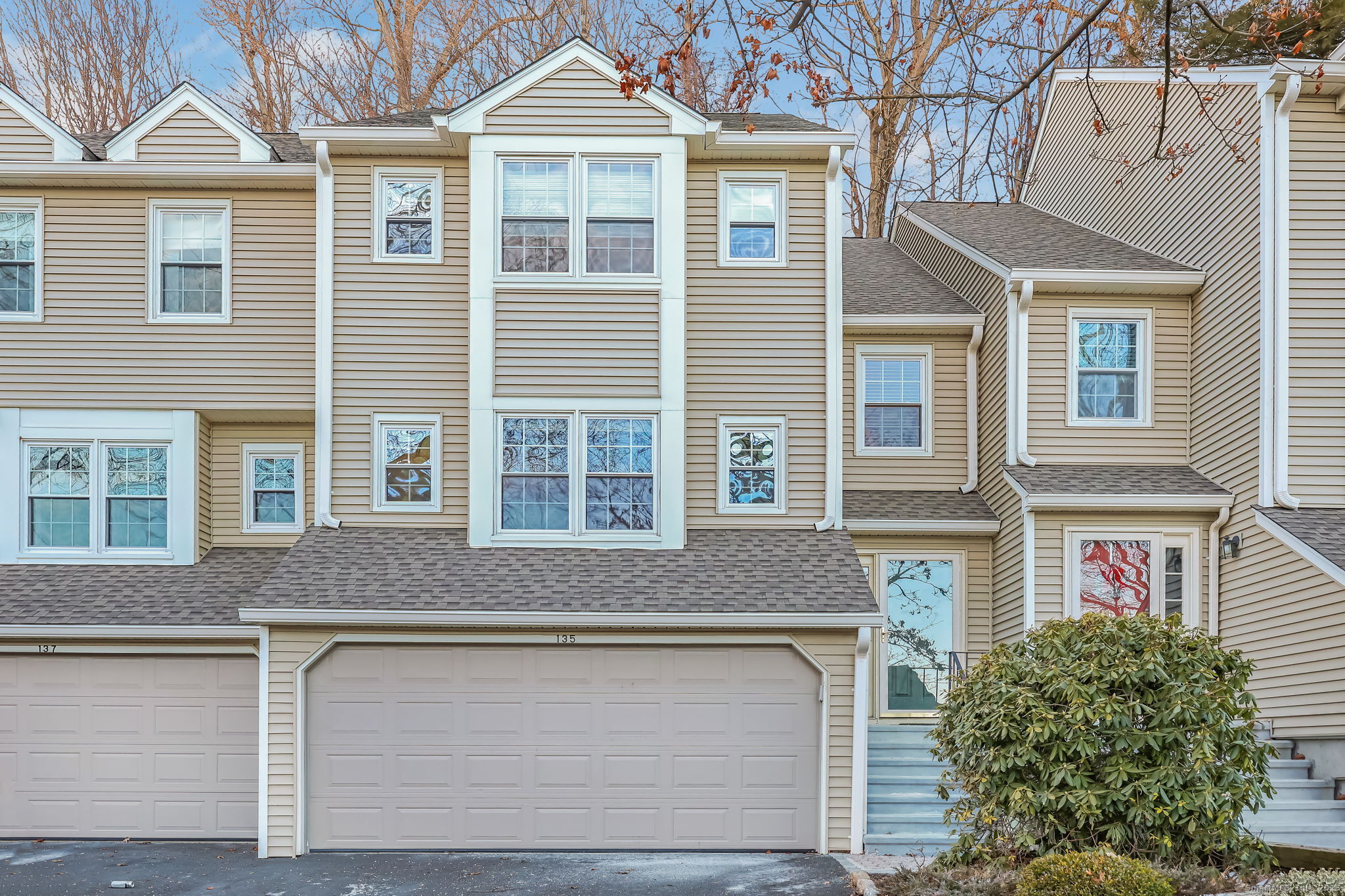 135 Governor Trumbull Way 135