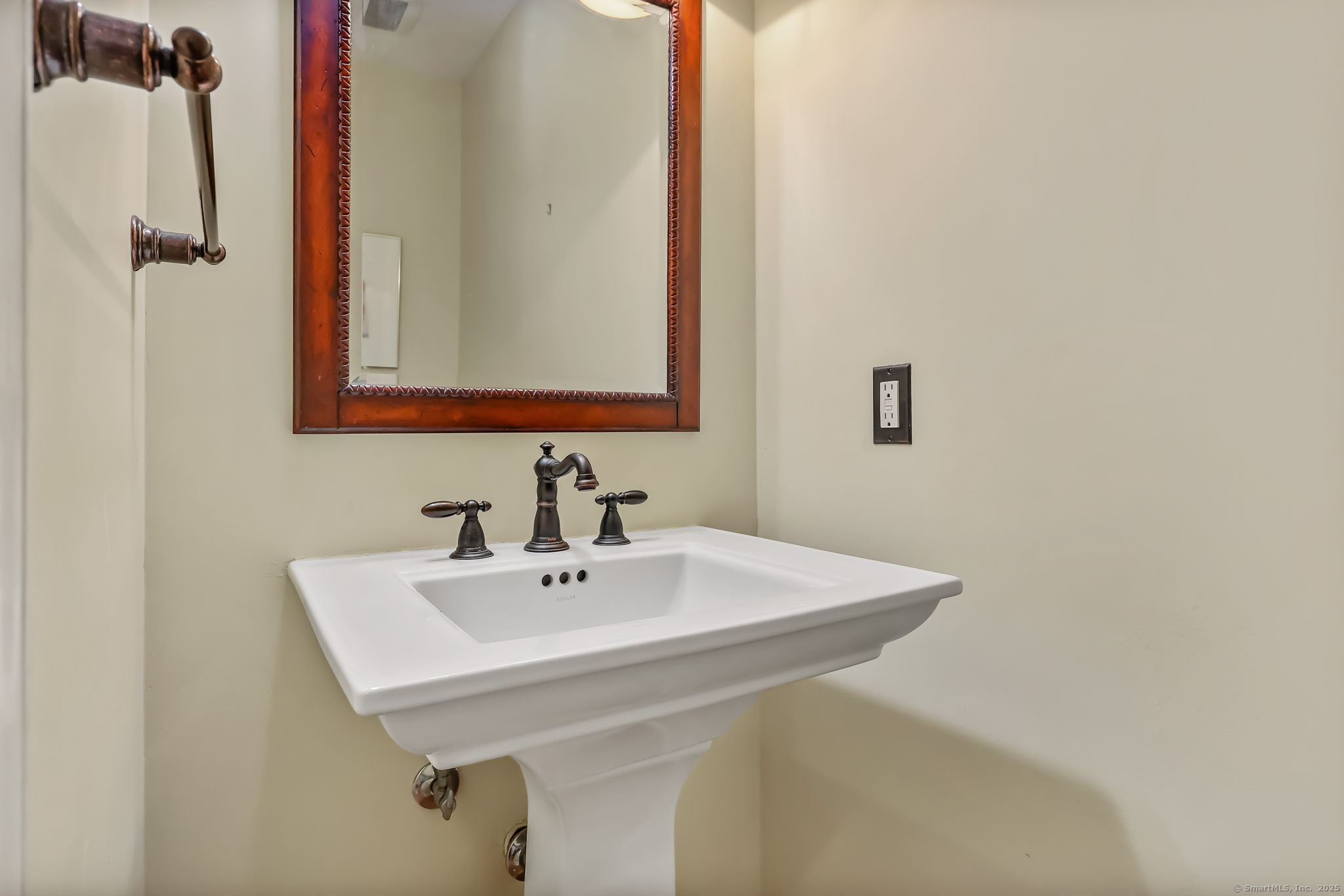 135 Governor Trumbull Way 135