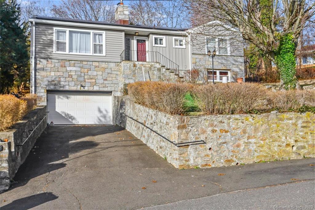 744 Lakeside Drive