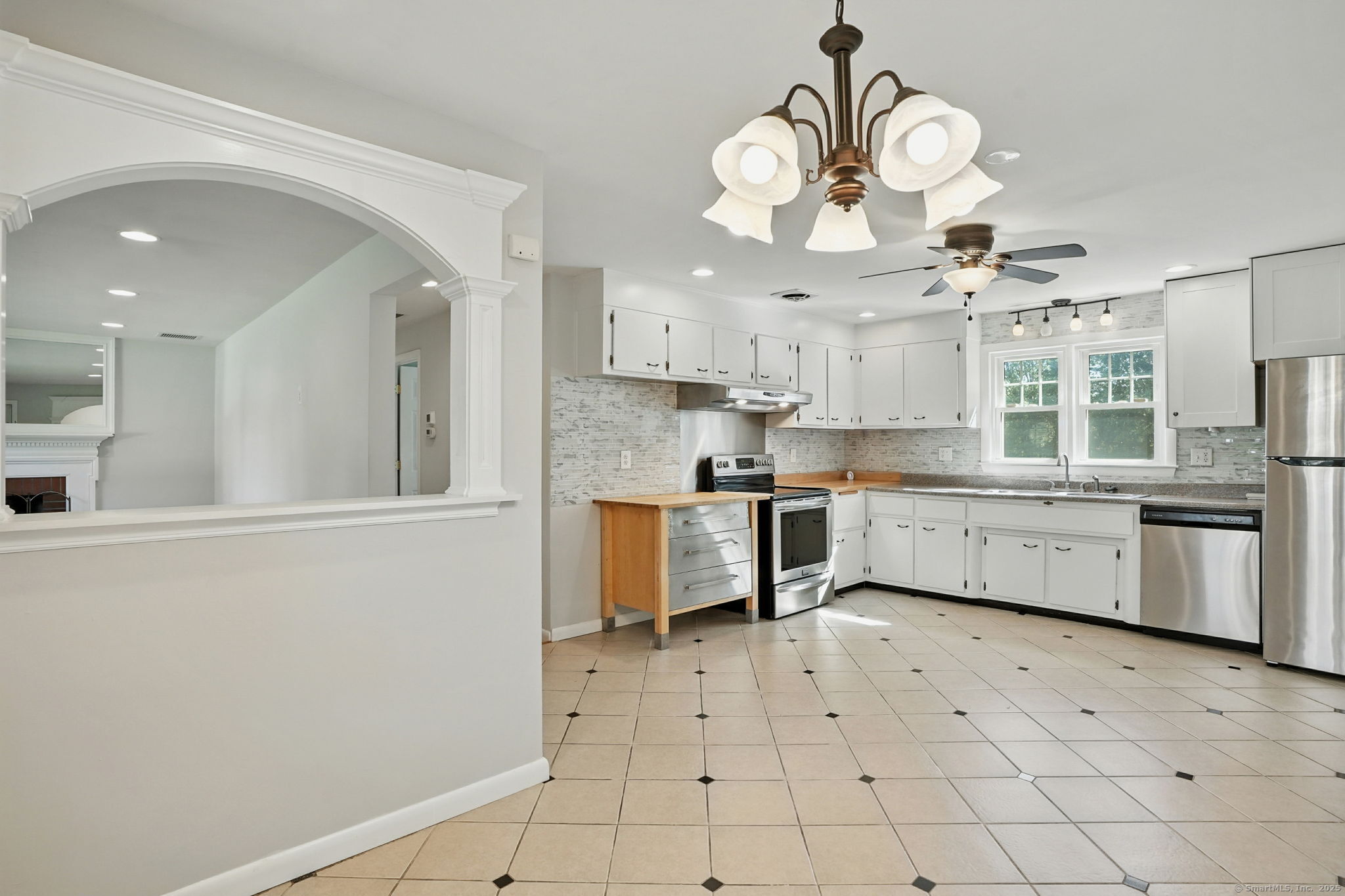 918 Daniels Farm Road
