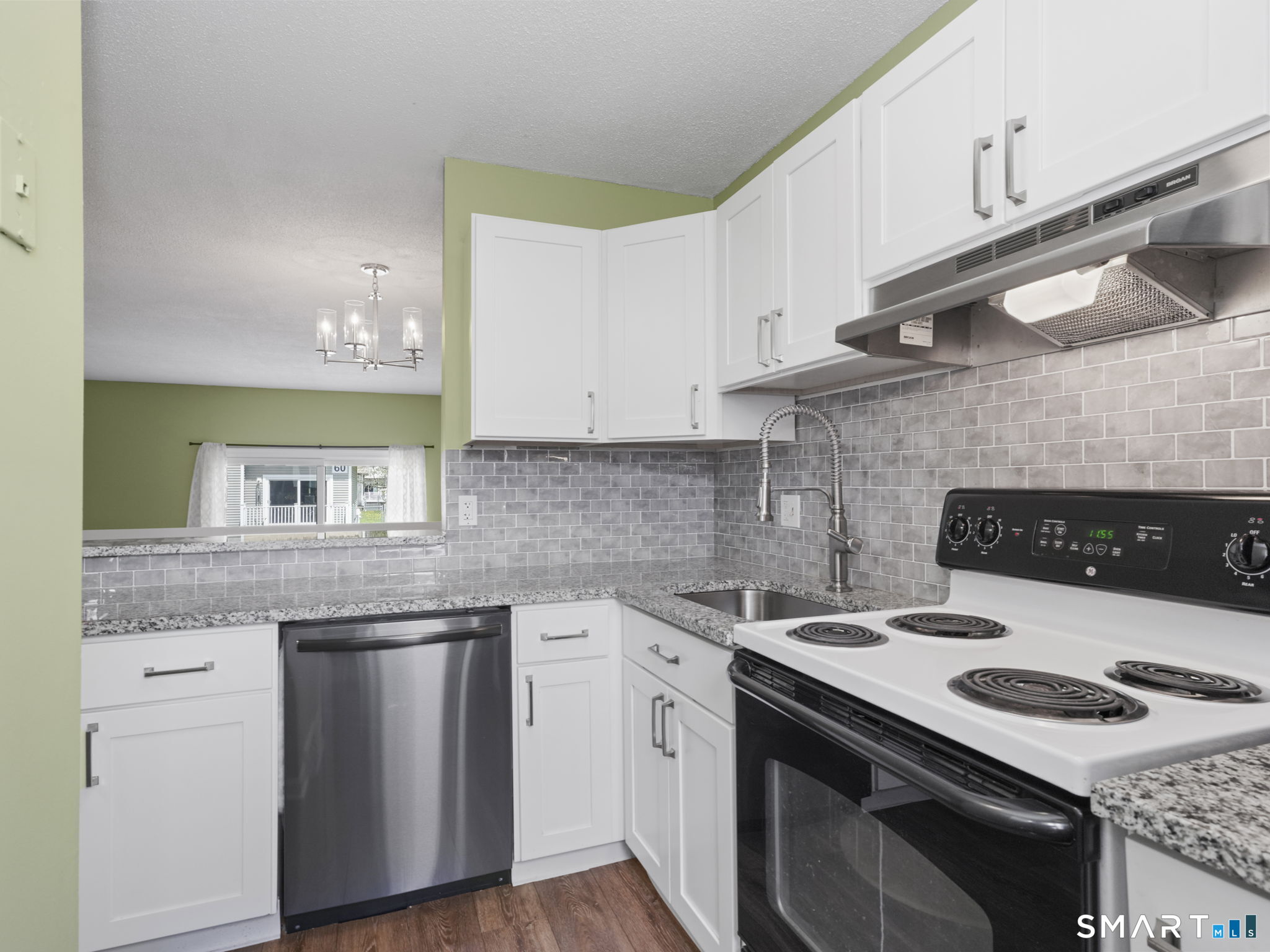 61 Meetinghouse Village 8