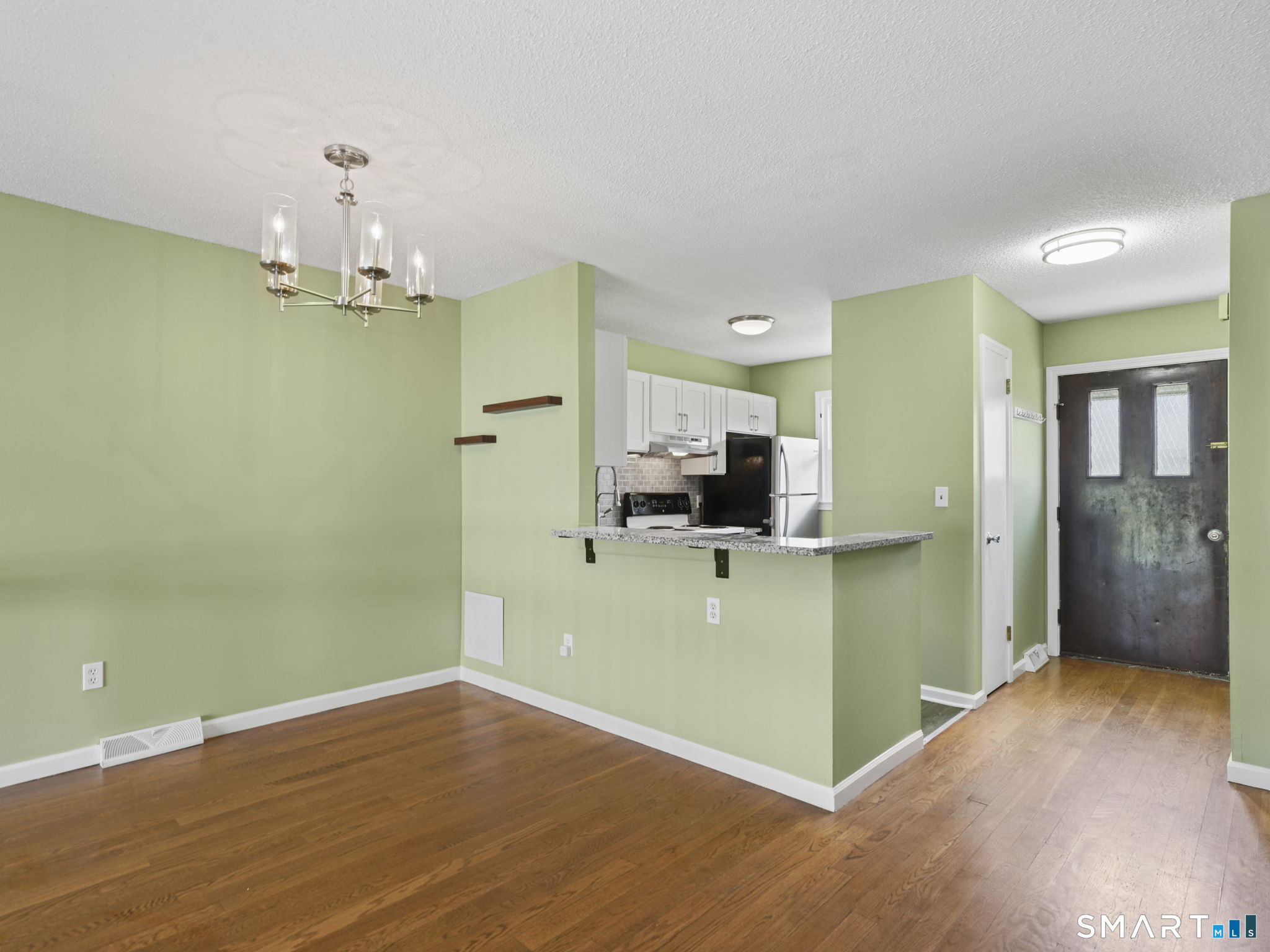 61 Meetinghouse Village 8