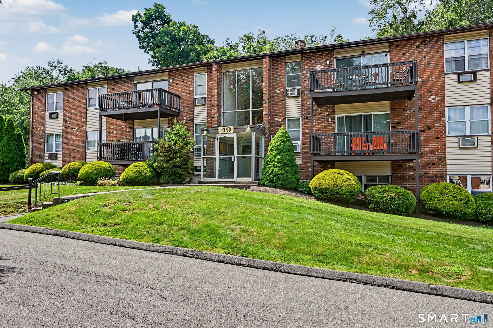 49 Balance Rock Road Unit: 7
