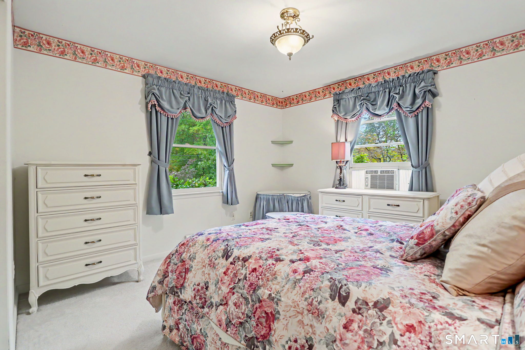 8 Woodfield Drive