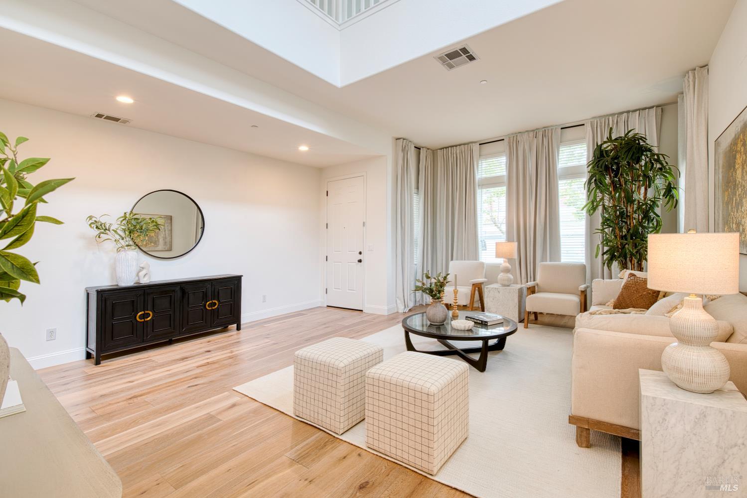 19 Sunny Cove Dr