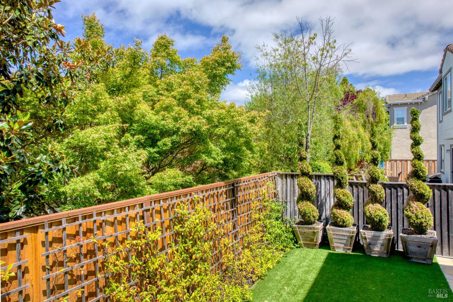 19 Sunny Cove Dr
