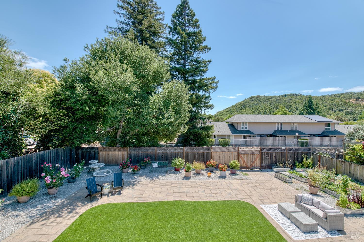 2396 Las Gallinas Ave