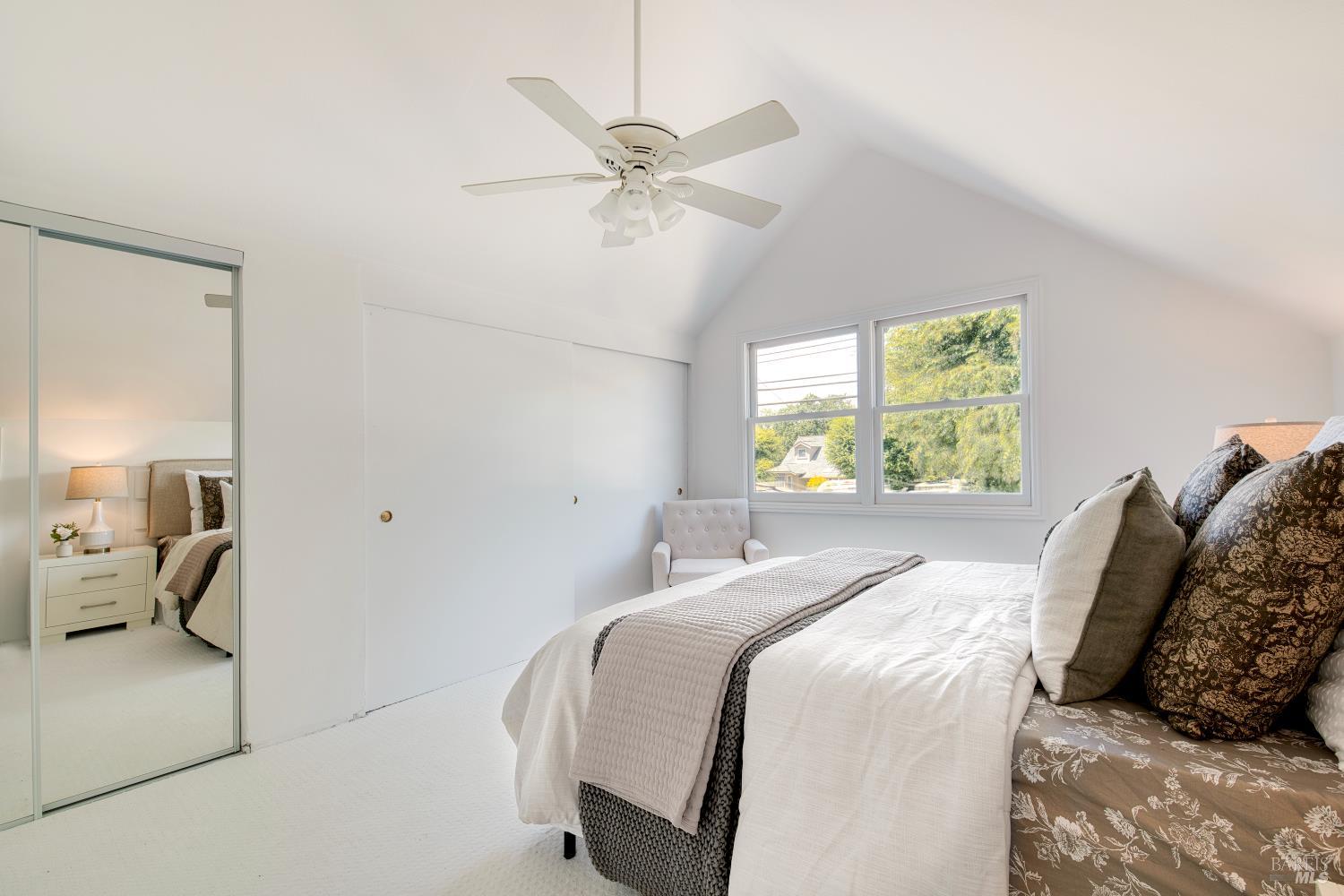 2396 Las Gallinas Ave