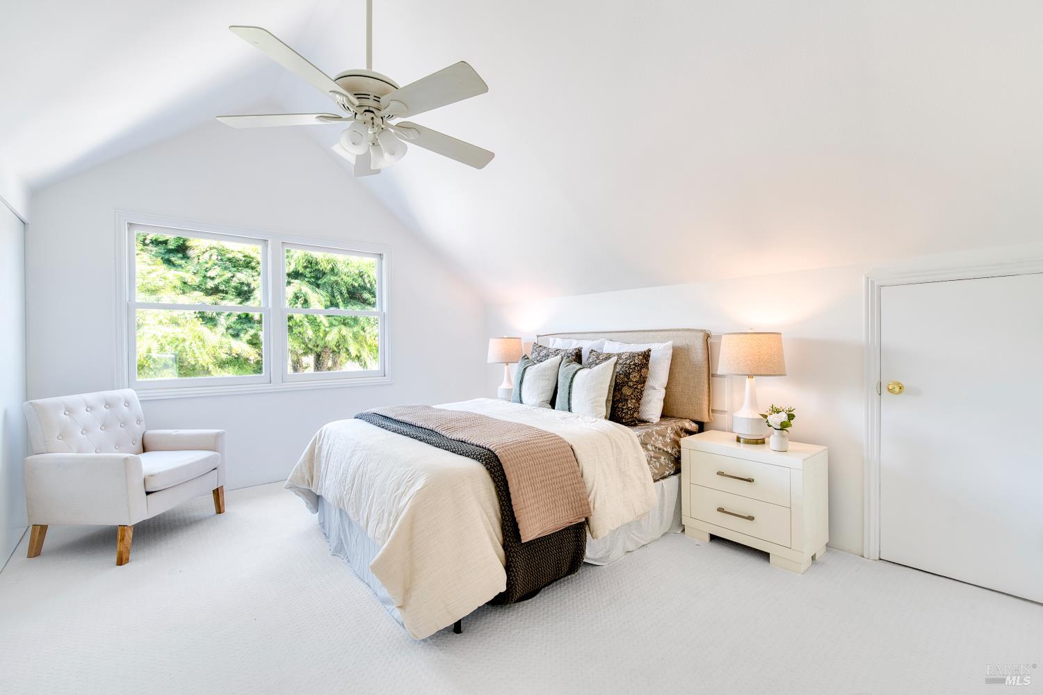 2396 Las Gallinas Ave