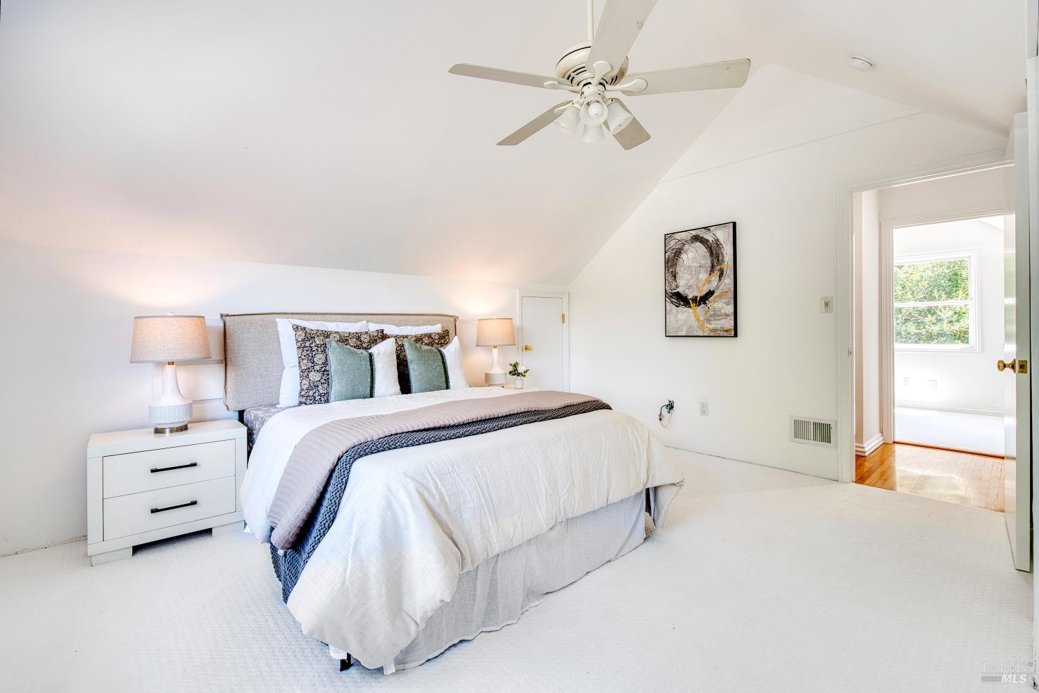 2396 Las Gallinas Ave