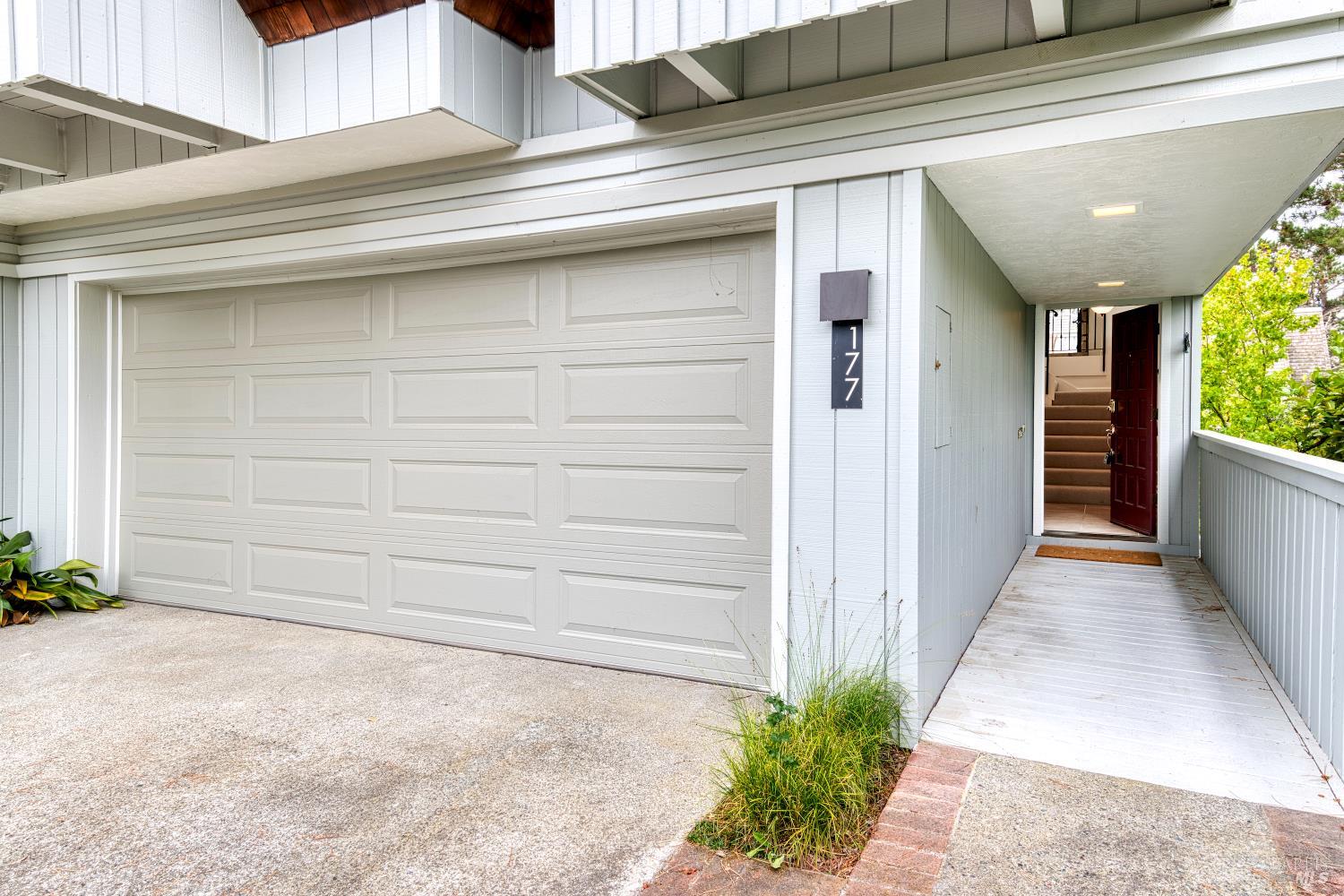 177 Knollwood Dr