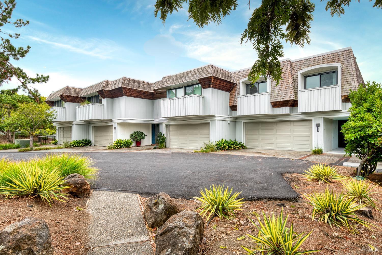 177 Knollwood Dr
