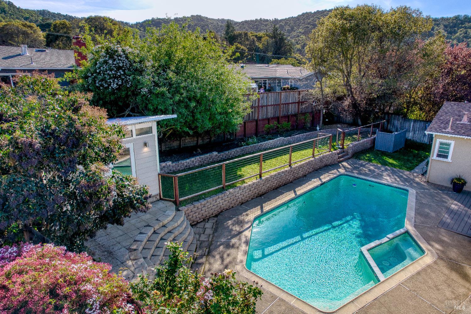 237 Alameda De La Loma