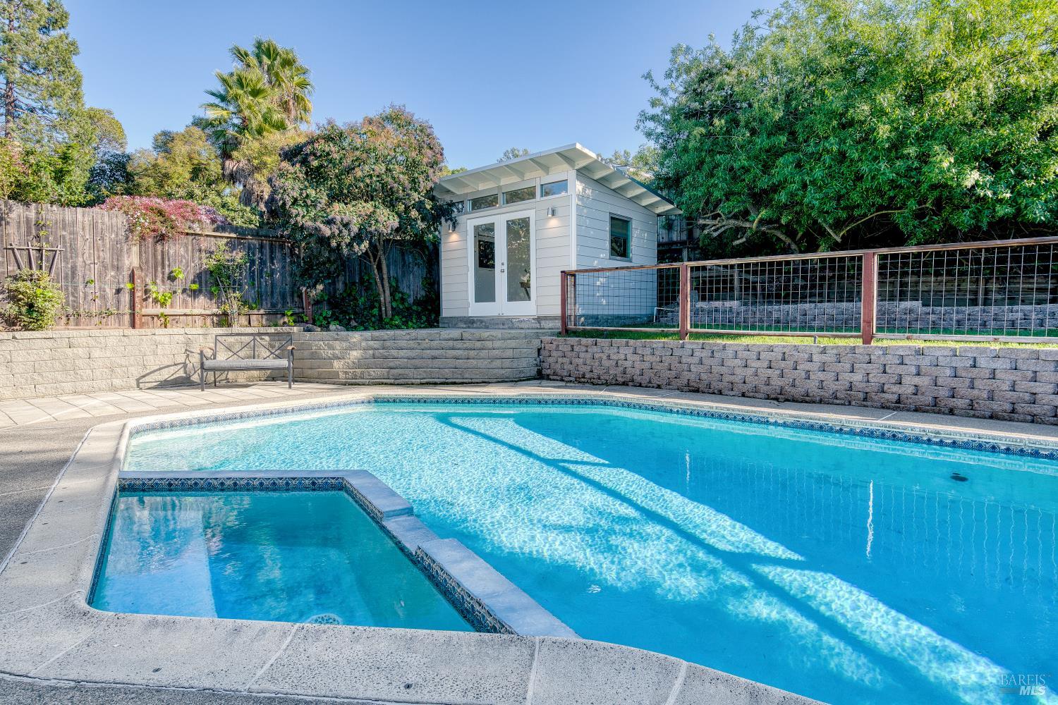 237 Alameda De La Loma