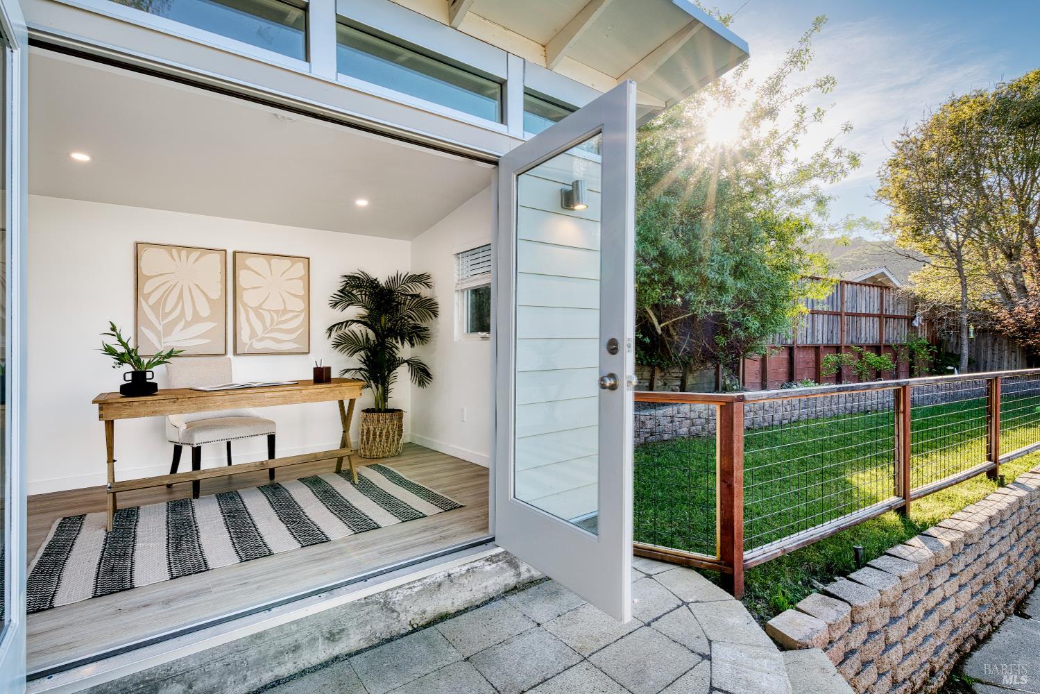 237 Alameda De La Loma