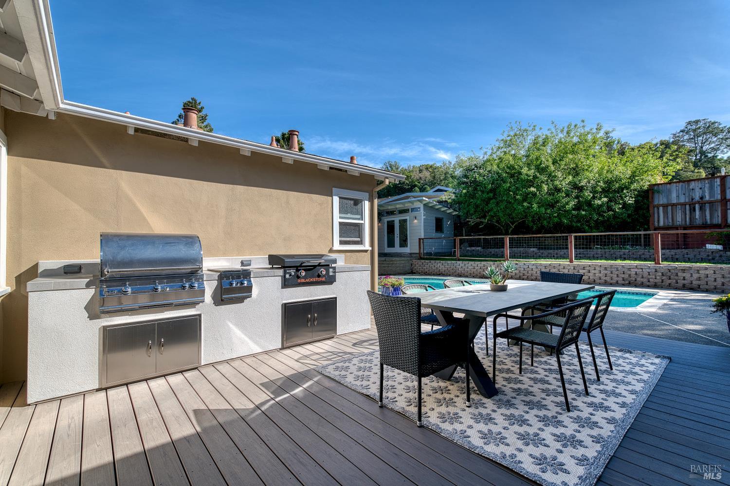 237 Alameda De La Loma