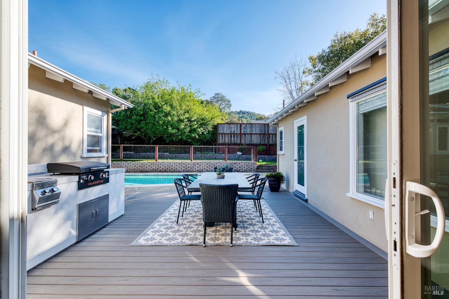 237 Alameda De La Loma