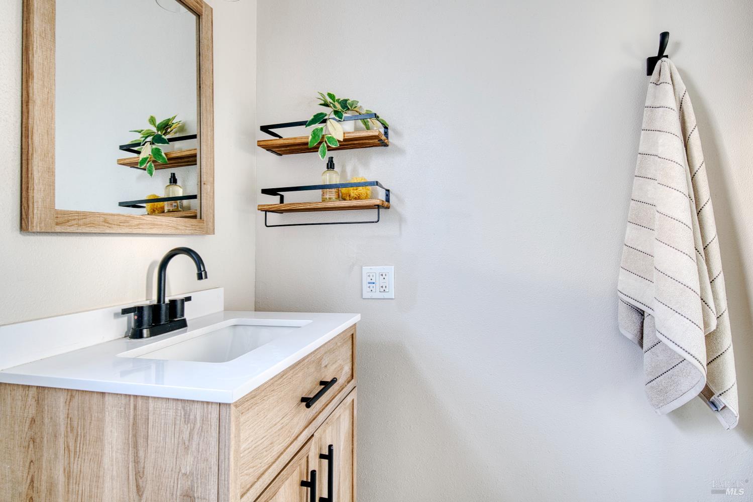 237 Alameda De La Loma