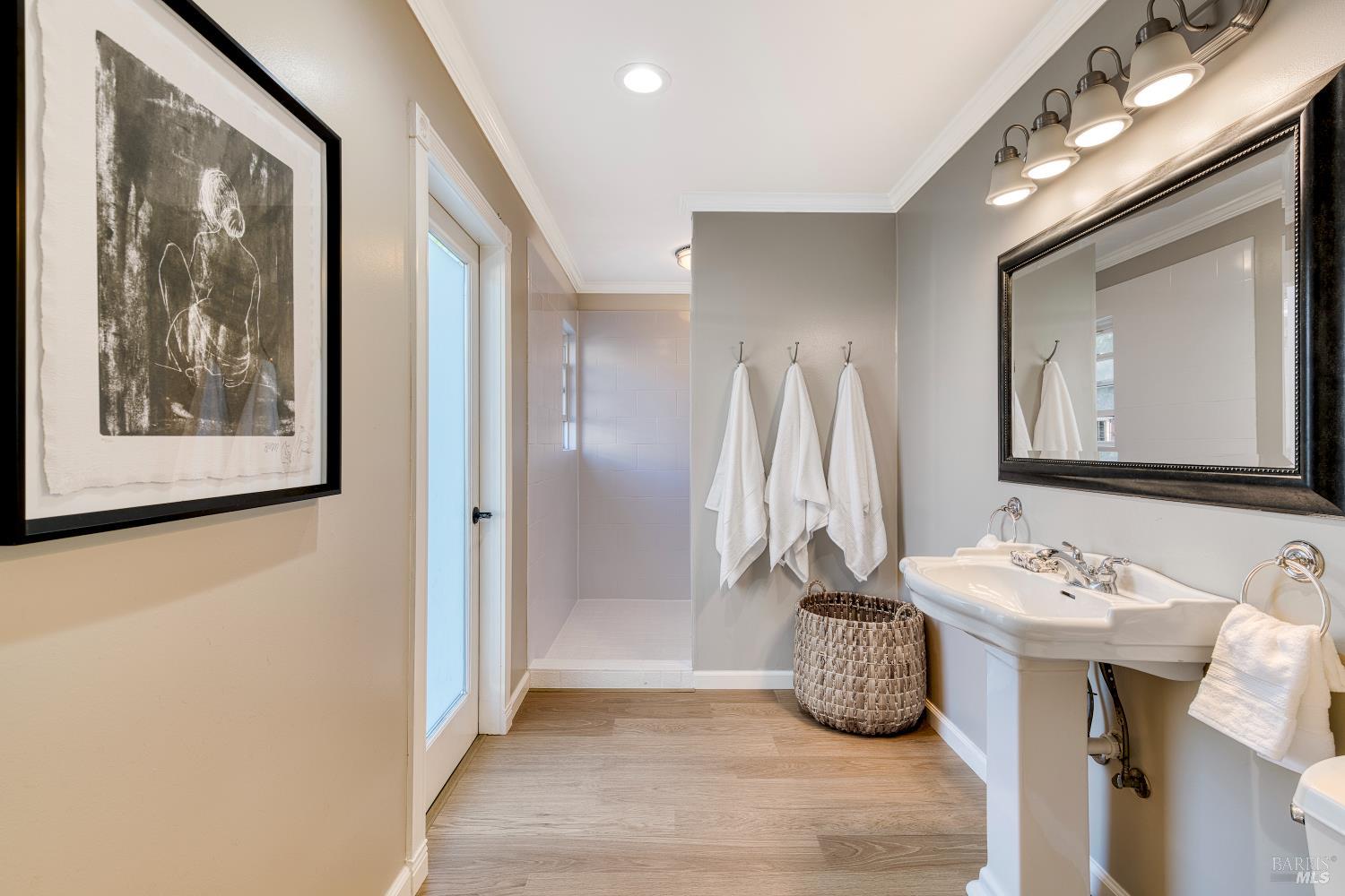 237 Alameda De La Loma