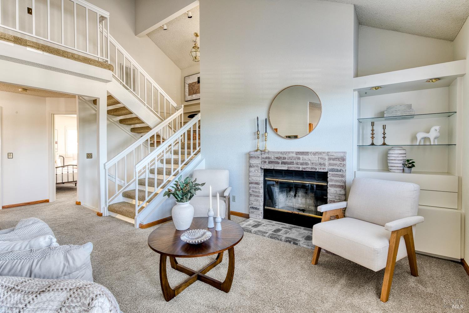 1114 Redwood Boulevard