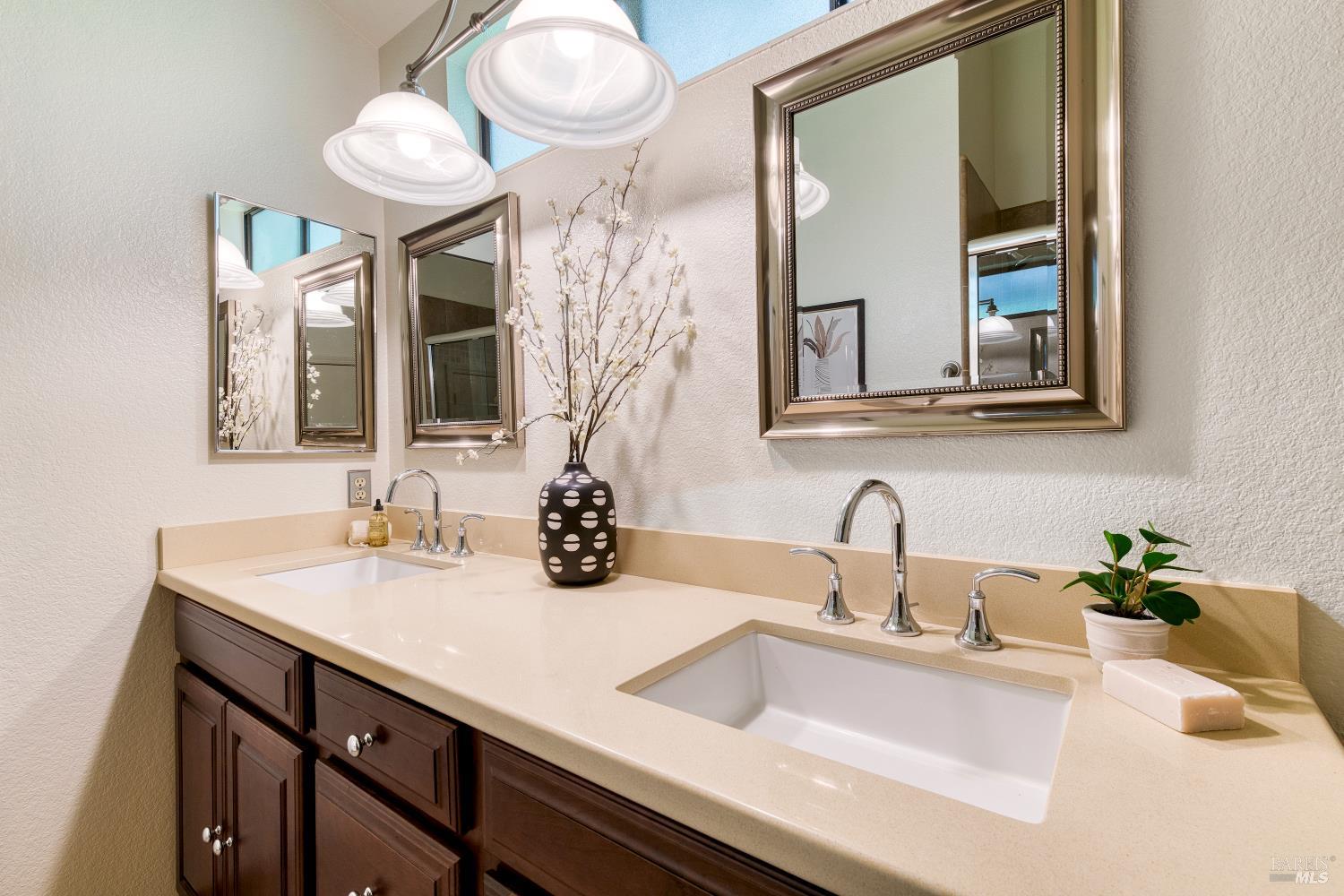 1114 Redwood Boulevard