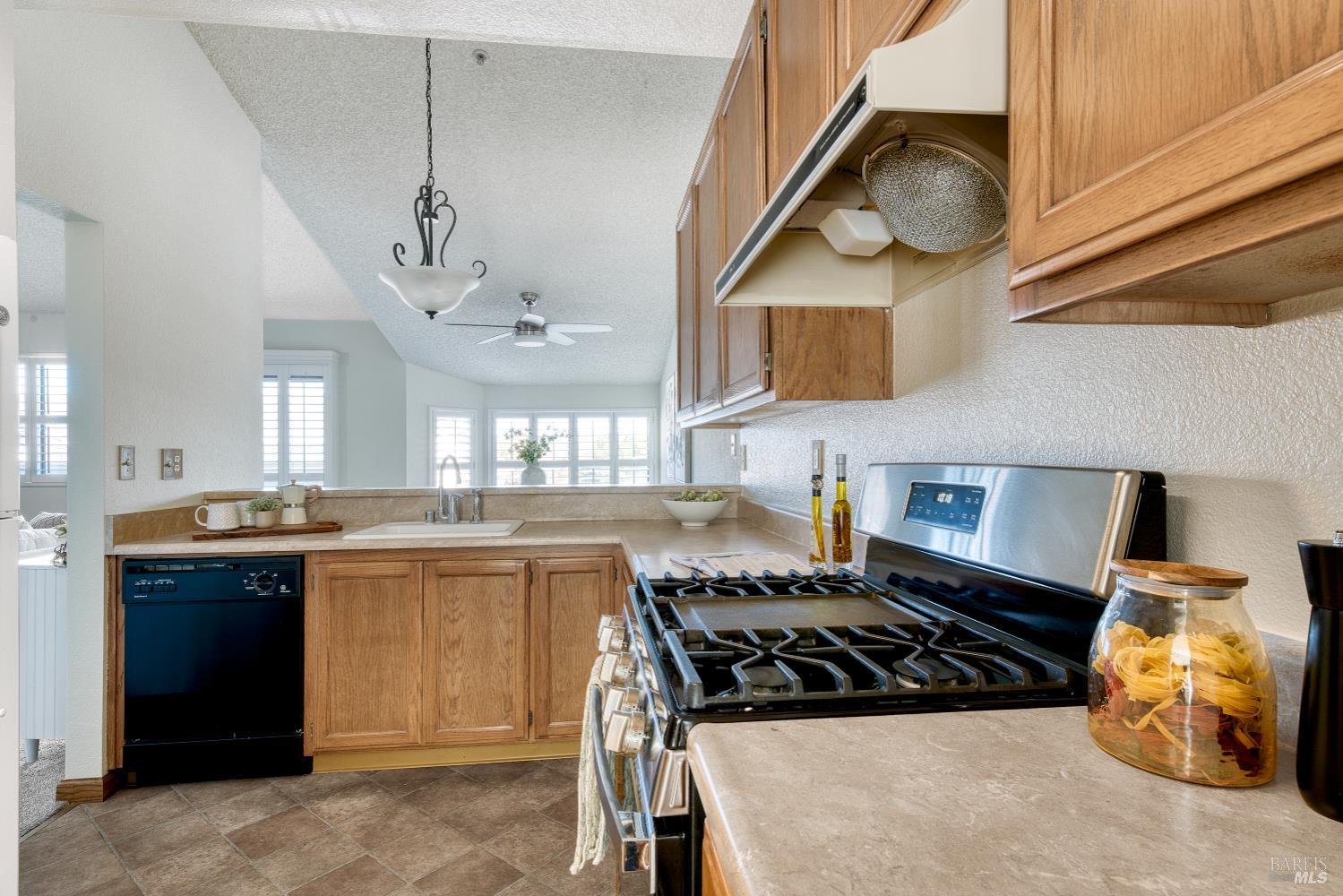 1114 Redwood Boulevard