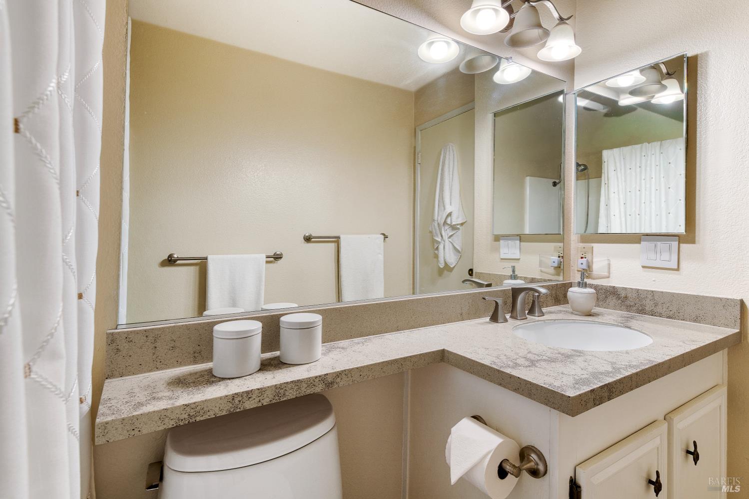 29 Sailmaker Court