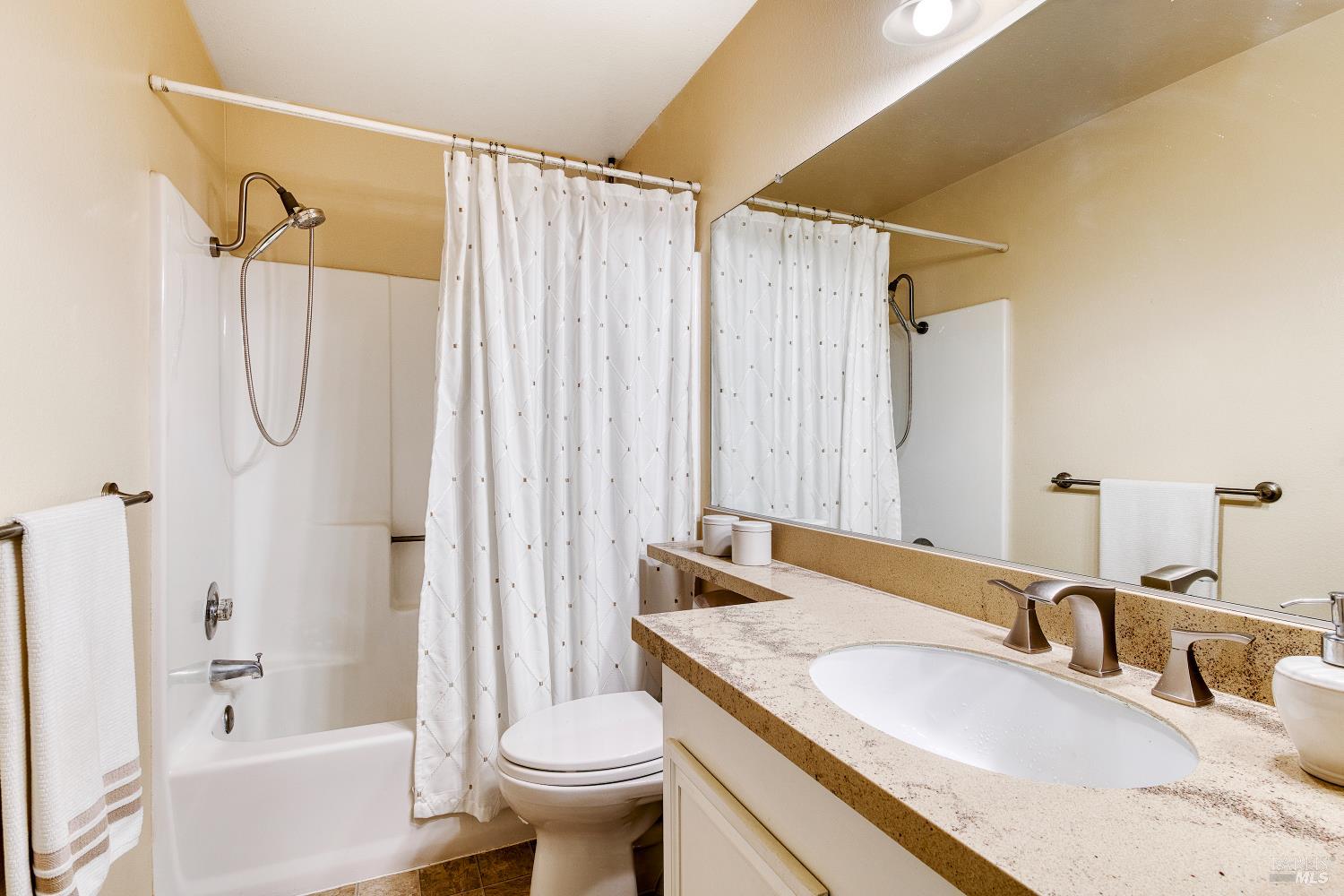 29 Sailmaker Court