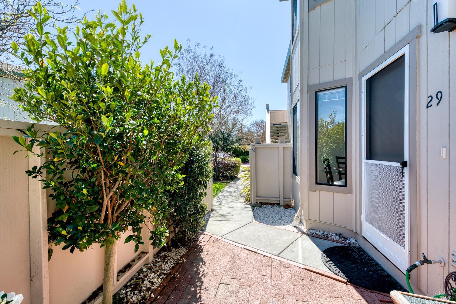29 Sailmaker Court