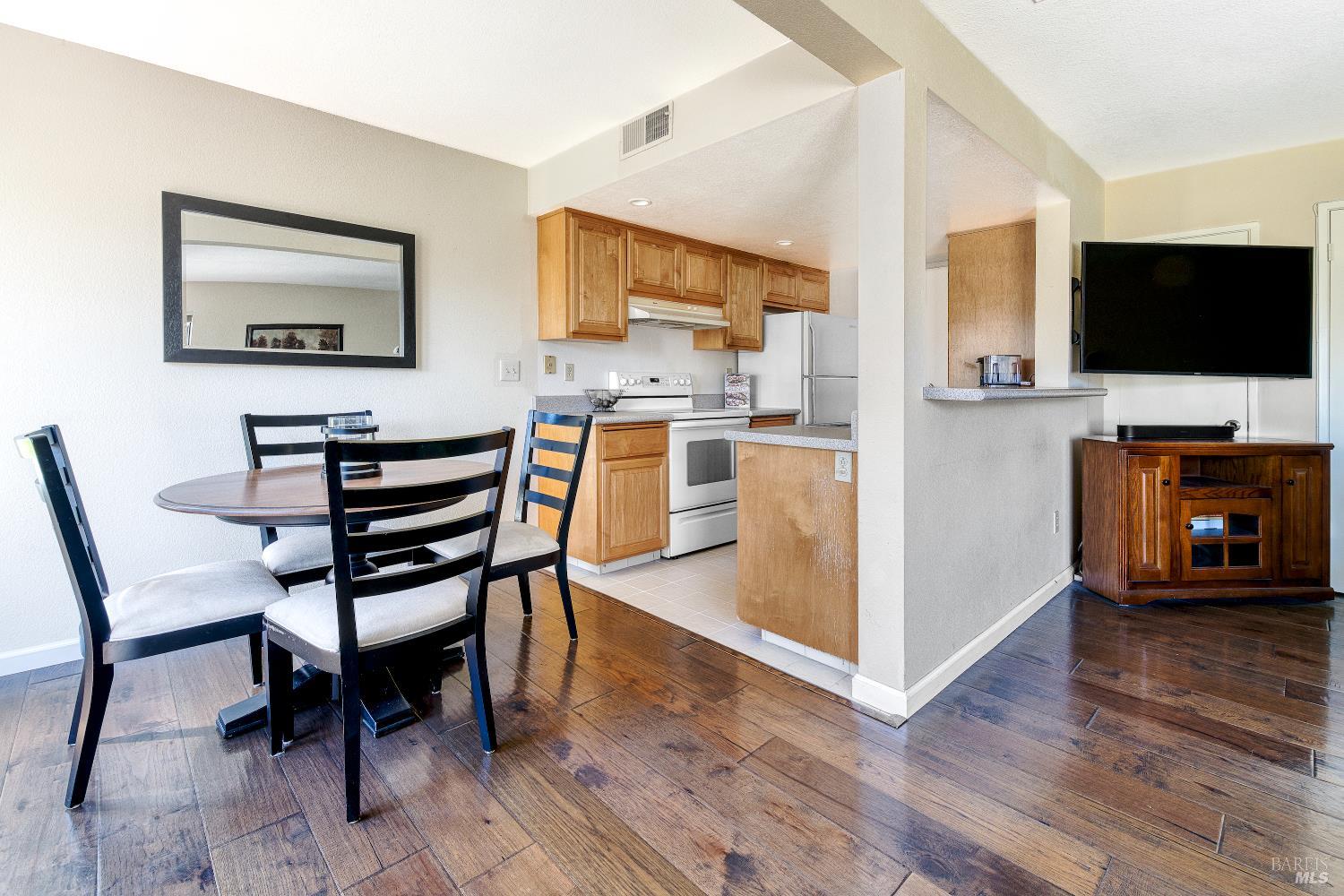 29 Sailmaker Court