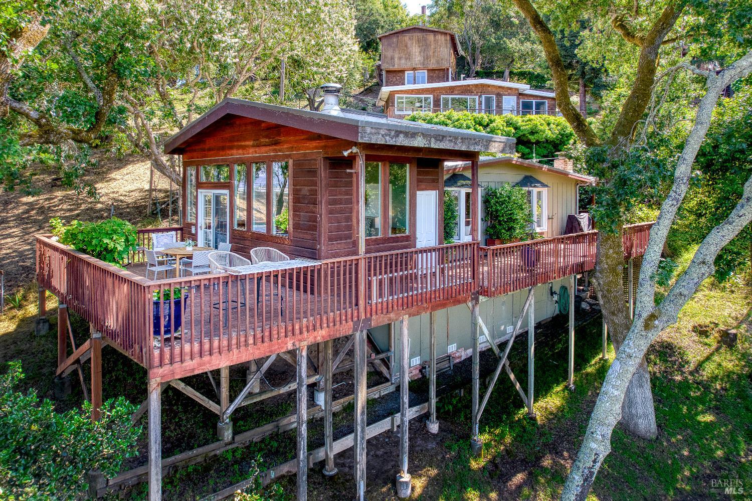135 Martens Boulevard
