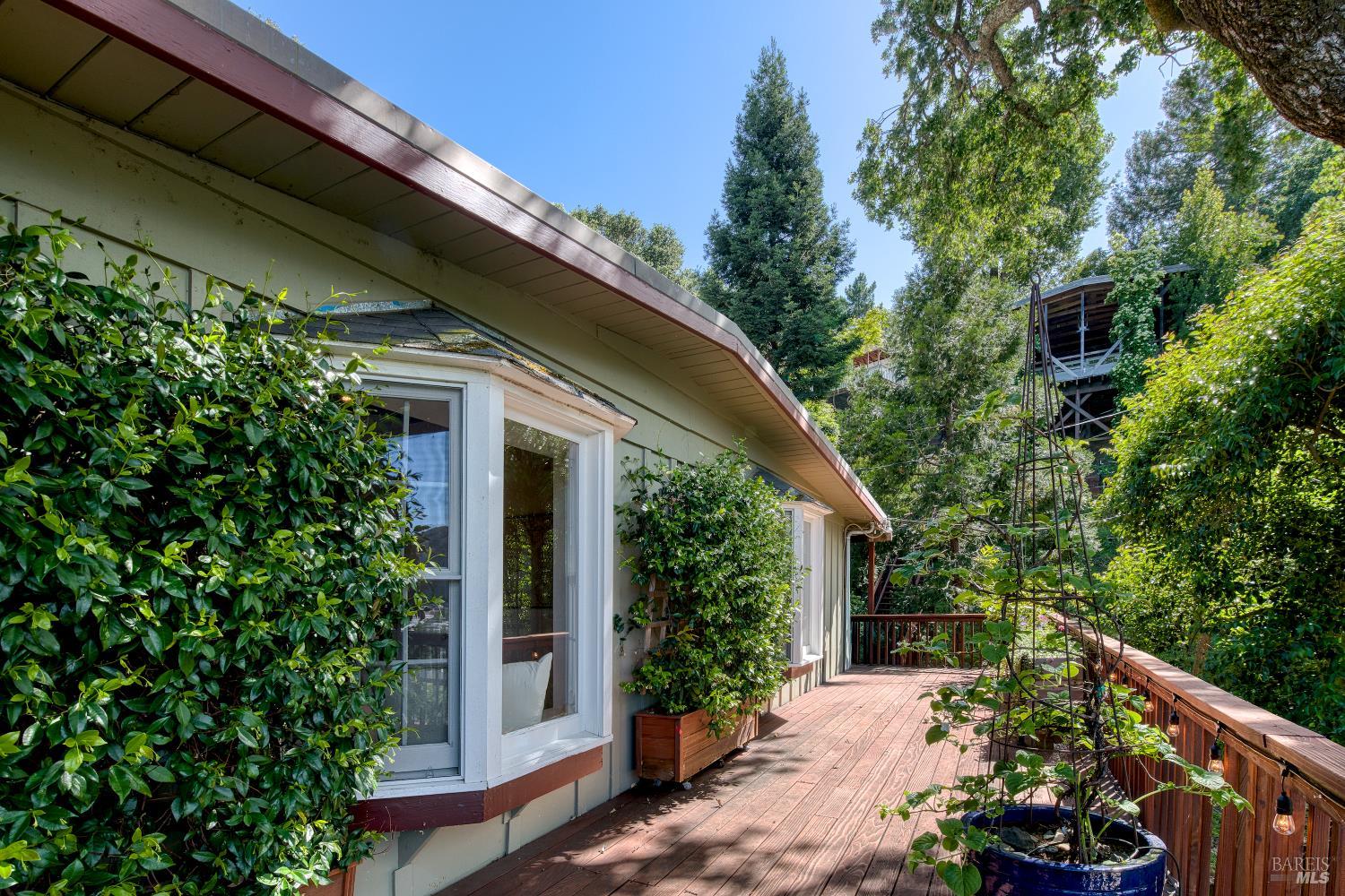 135 Martens Boulevard
